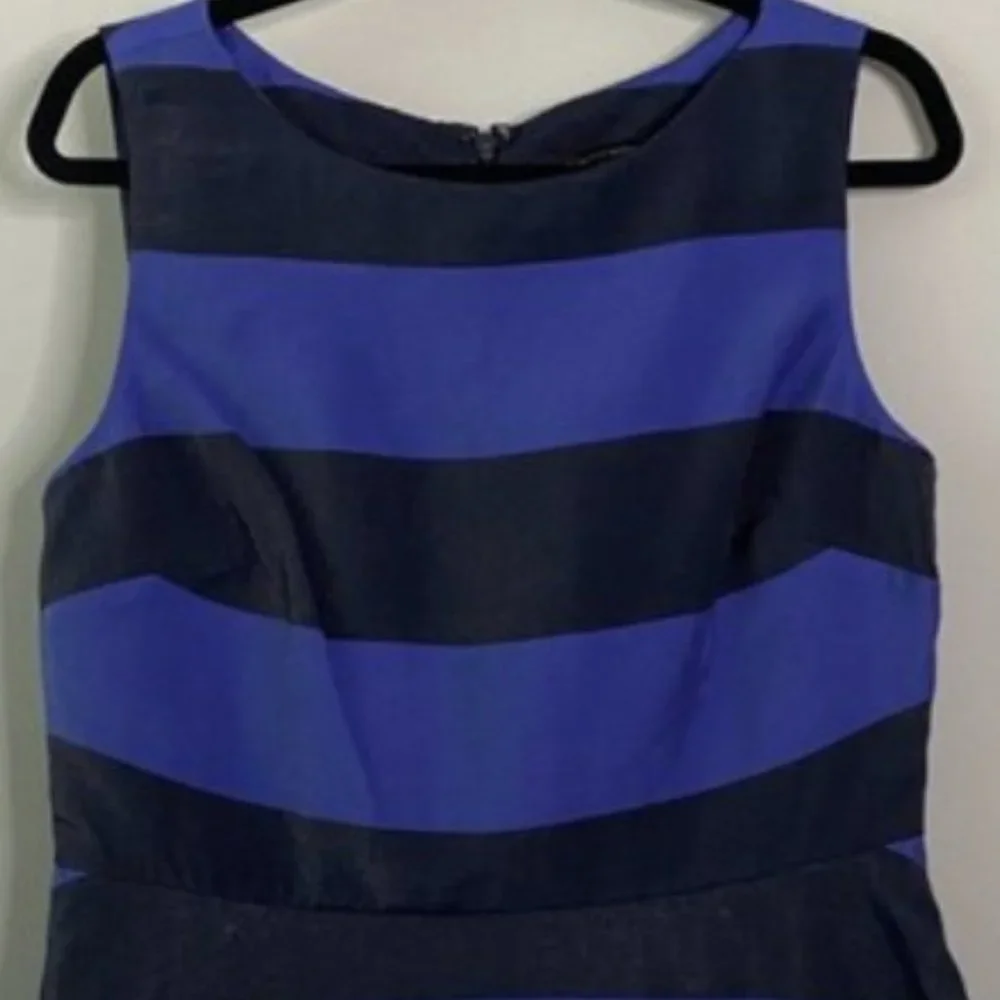 NWT Banana Republic Striped Sleeveless Peplum Top Round Neck Size 10 Navy Blue - Picture 4 of 7